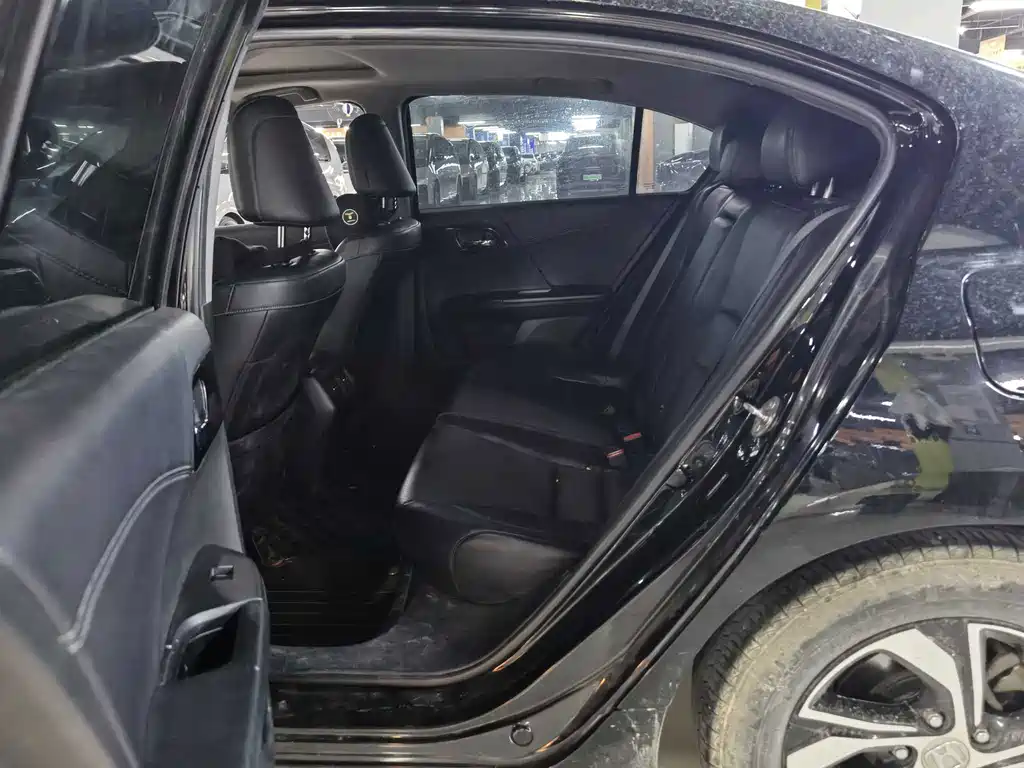 Accord 2016 2.0L Deluxe Edition купить на сайте DeffCars