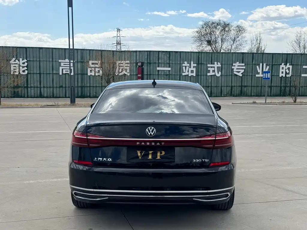 Passat 2023 330TSI Deluxe Edition купить на сайте DeffCars