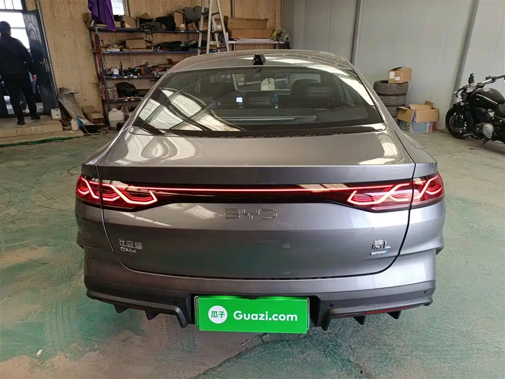 Qin L 2025 DM-i Smart Driving Edition 80KM Transcendent Type купить на сайте DeffCars