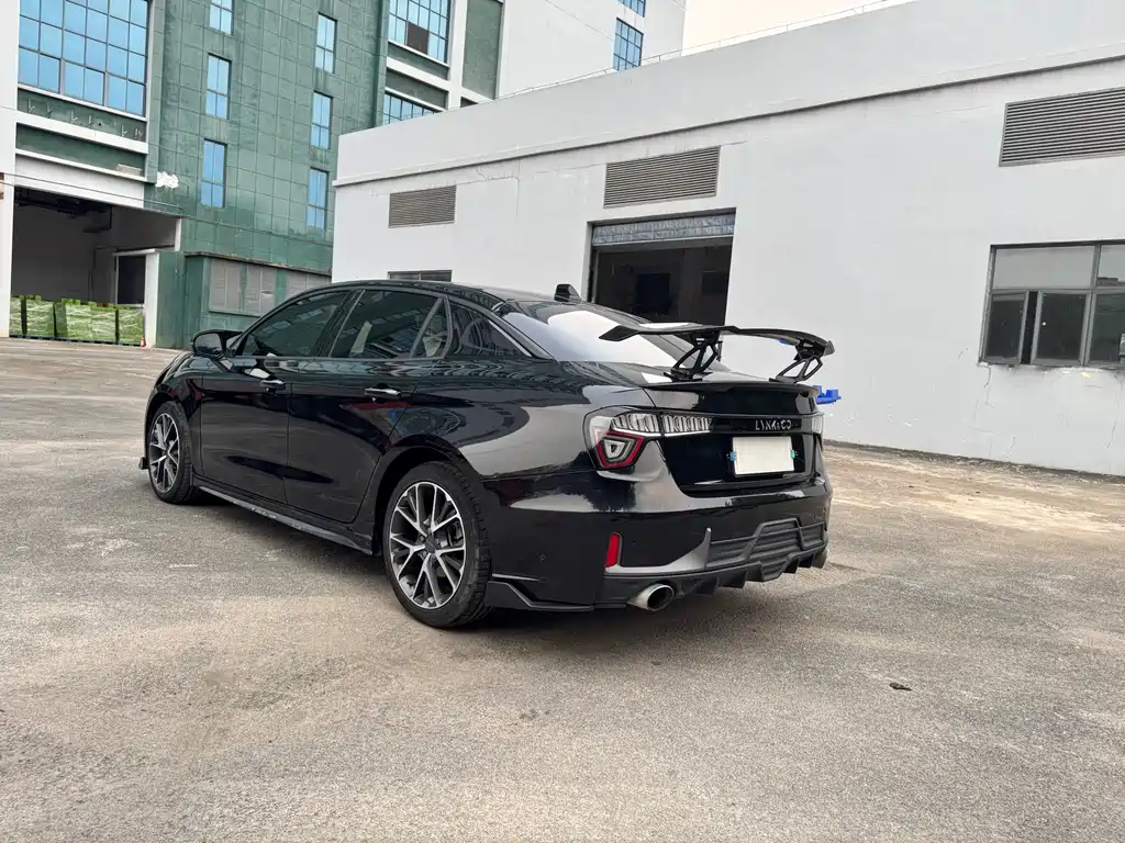 Lynk & Co 03 2019 2.0TD Automatic Pro Edition купить на сайте DeffCars