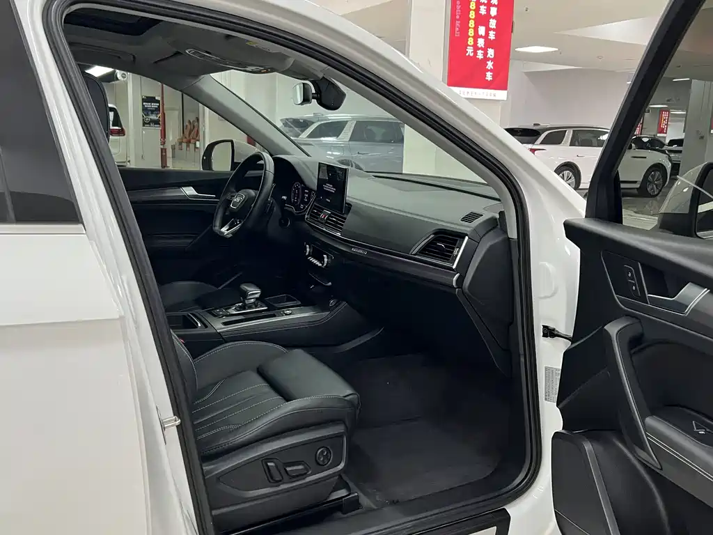 Audi Q5L 2022 facelift 40T luxury and dynamic model купить на сайте DeffCars