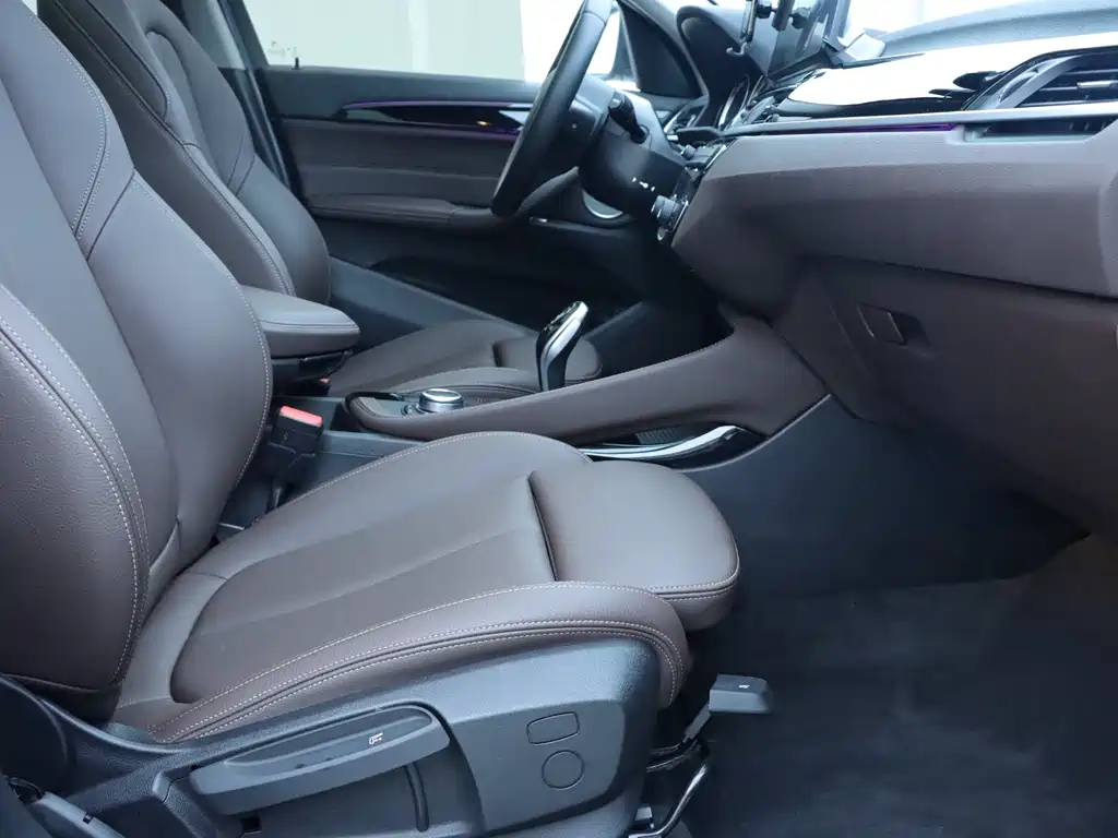BMW X1 2021 sDrive20Li Exclusive Model купить на сайте DeffCars