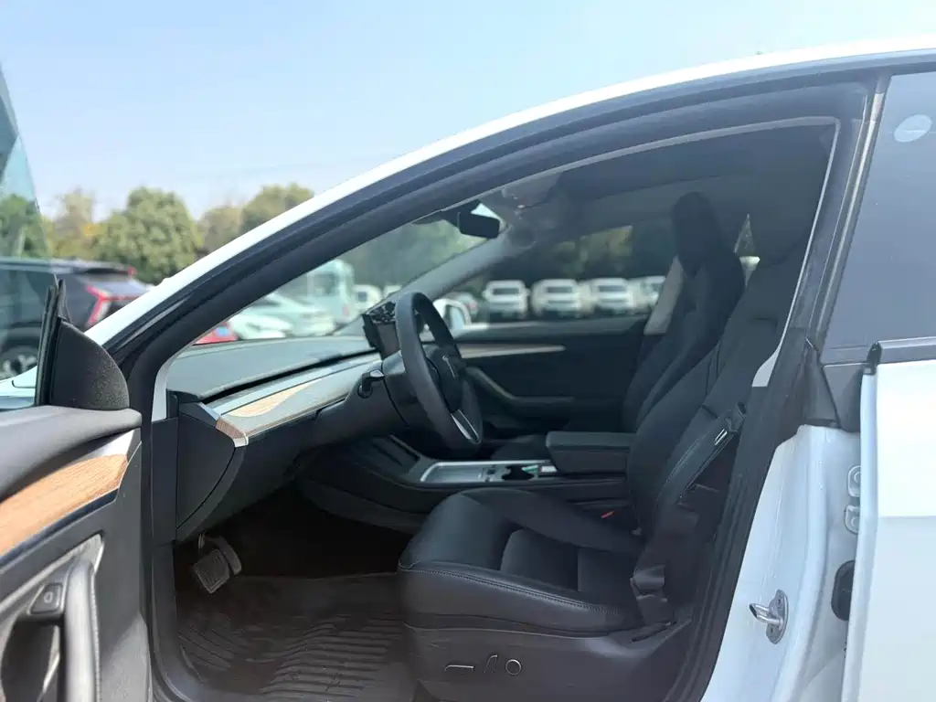 Model 3 2023 rear-wheel drive version купить на сайте DeffCars