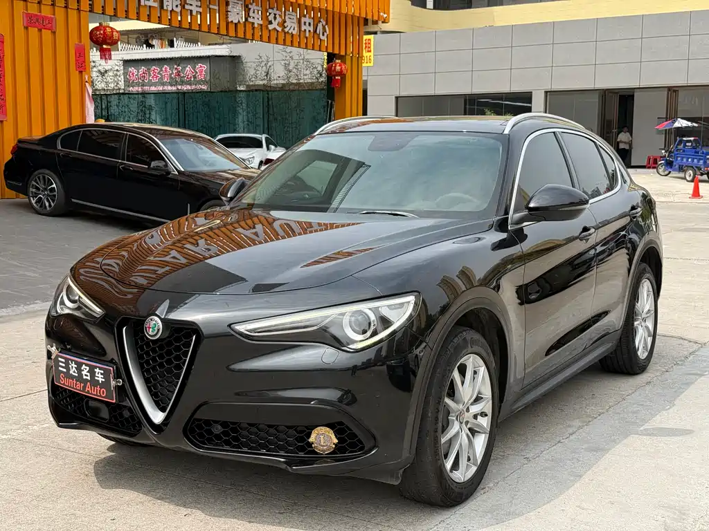 Stelvio 2017 2.0T 200HP Deluxe Edition купить на сайте DeffCars