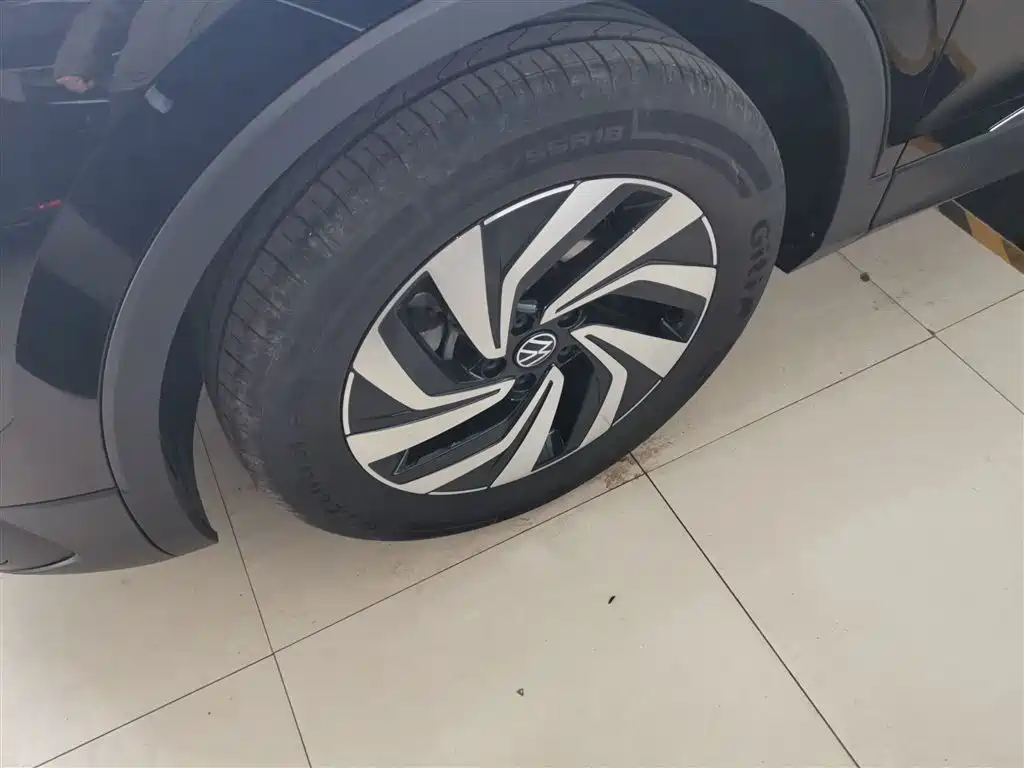 Tiguan L 2025 Outstanding Model 300TSI Automatic Two-wheel Drive Dragon Edition купить на сайте DeffCars