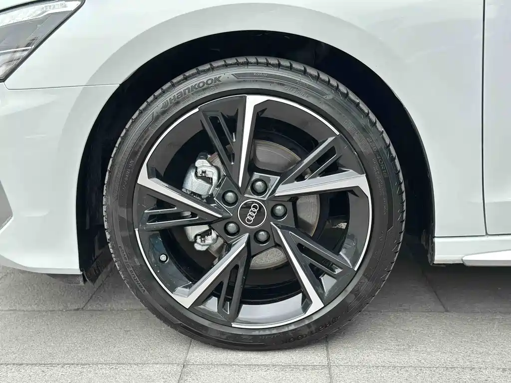 Audi A3 2023 facelift Sportback 35 TFSI stylish and sporty купить на сайте DeffCars