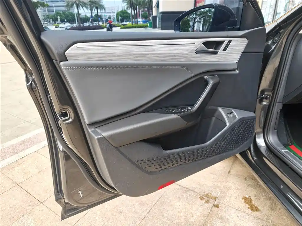 Sagitar 2023 300TSI DSG Super Edition купить на сайте DeffCars