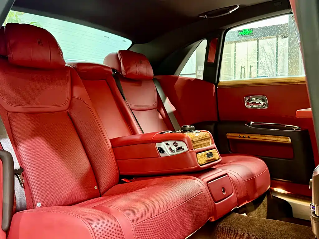 Ghost 2018 6.6T long wheelbase version купить на сайте DeffCars