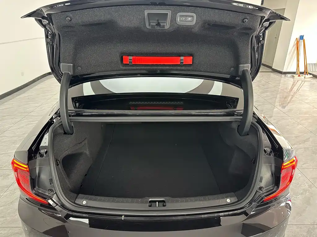 Volvo S90 2023 B5 Zhiyuan Luxury Edition купить на сайте DeffCars
