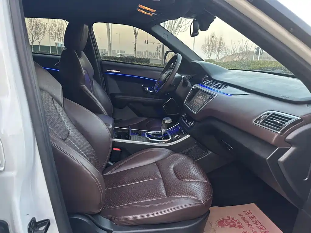 Landwind X7 2015 2.0T Panoramic Premium Edition купить на сайте DeffCars