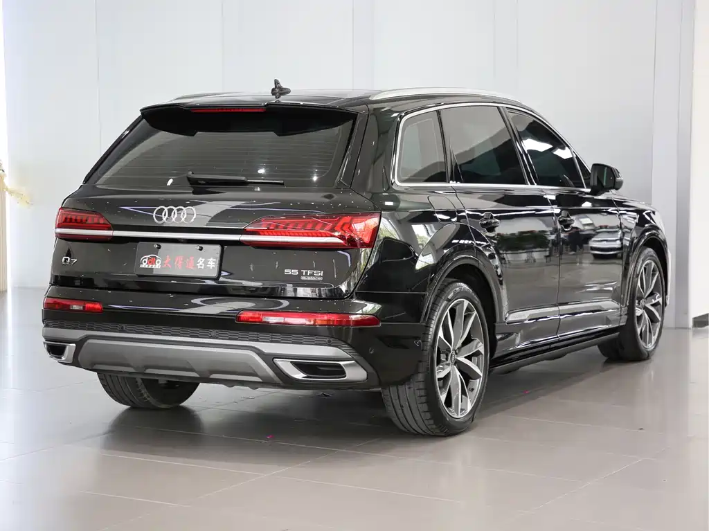 Audi Q7 2022 55 TFSI quattro S line sports купить на сайте DeffCars