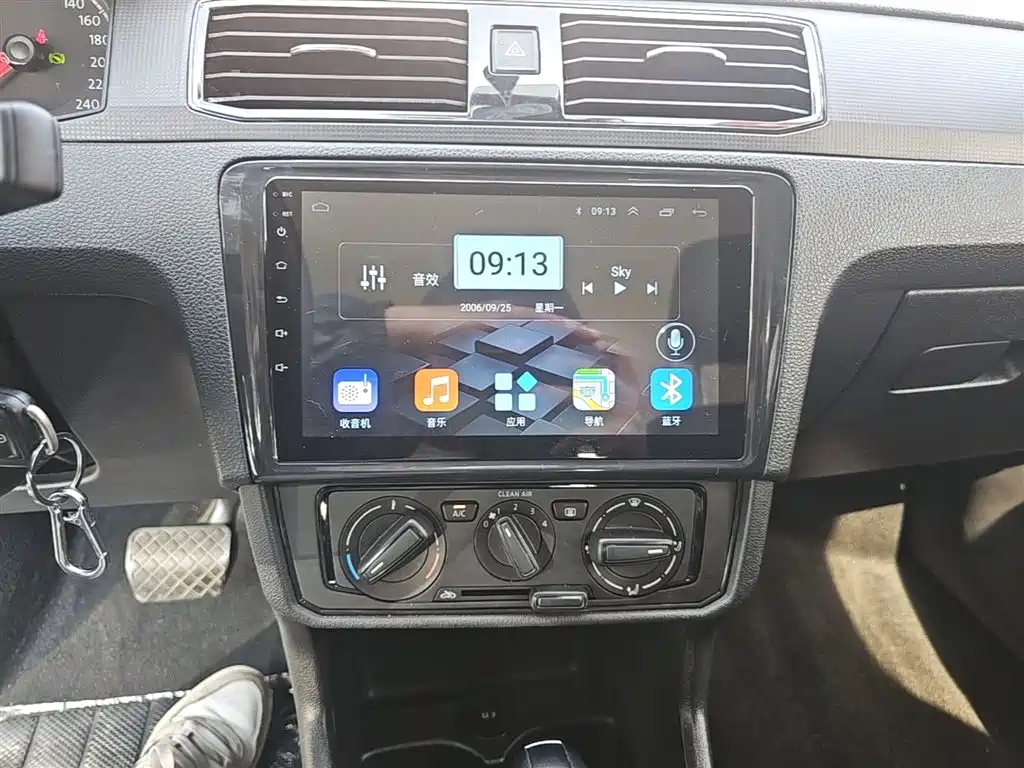 Santana 2019 1.5L automatic fashion version National VI купить на сайте DeffCars
