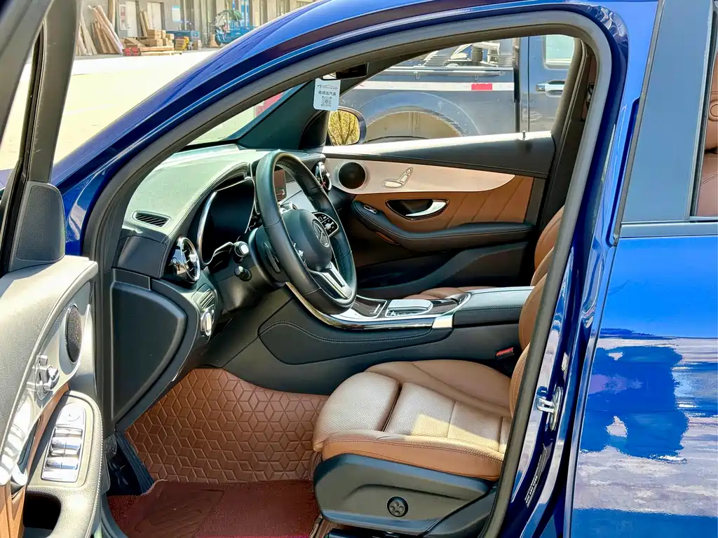 Mercedes-Benz GLC Coupe 2020 GLC 260 4MATIC Coupe SUV купить на сайте DeffCars