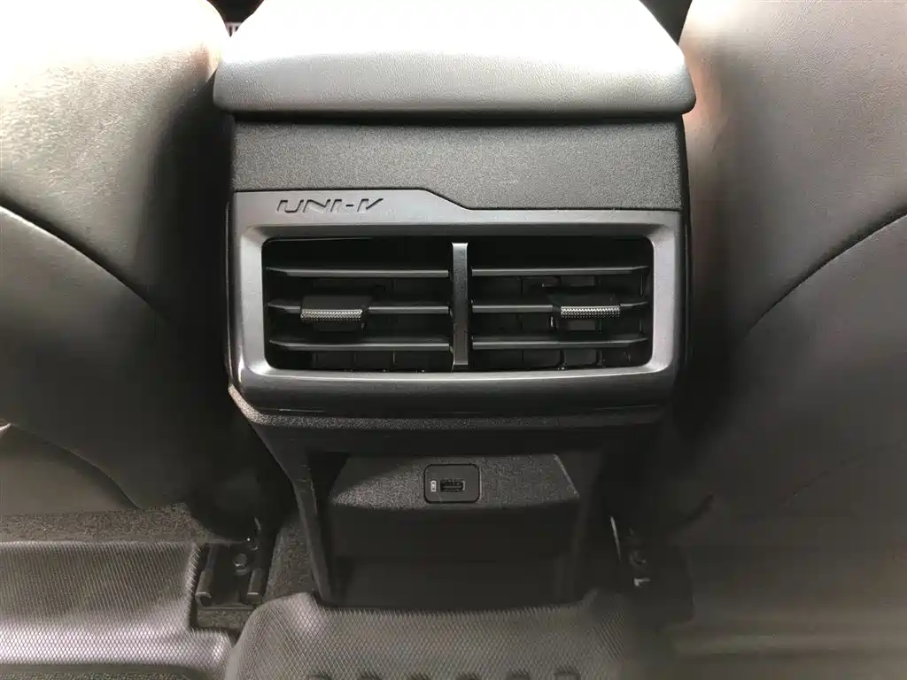 Changan UNI-V 2023 1.5T sports version купить на сайте DeffCars