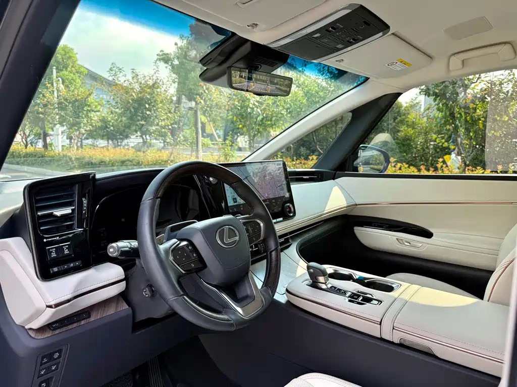 Lexus LM 2023 500h six-seater premium version купить на сайте DeffCars