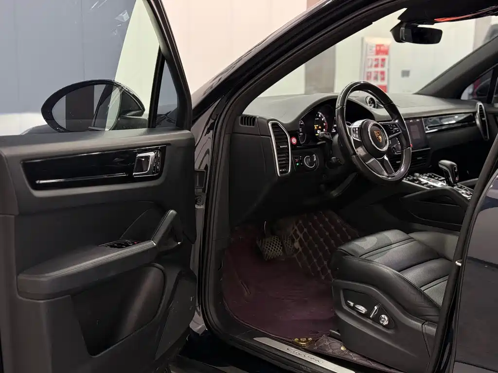 Cayenne New Energy 2020 Cayenne E-Hybrid 2.0T купить на сайте DeffCars