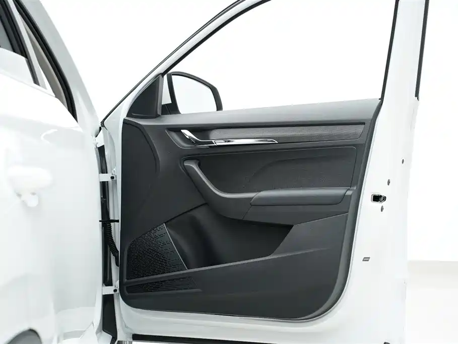 Komic 2023 facelift 1.5L automatic comfort version купить на сайте DeffCars