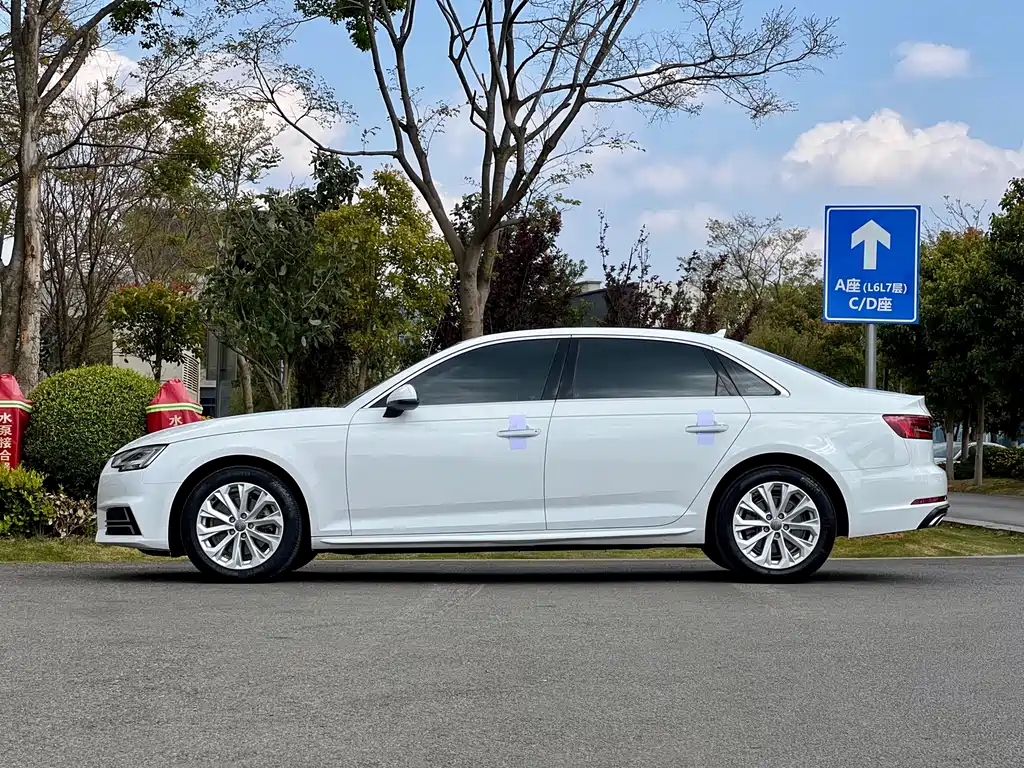 Audi A4L 2019 40 TFSI Enterprising National VI купить на сайте DeffCars