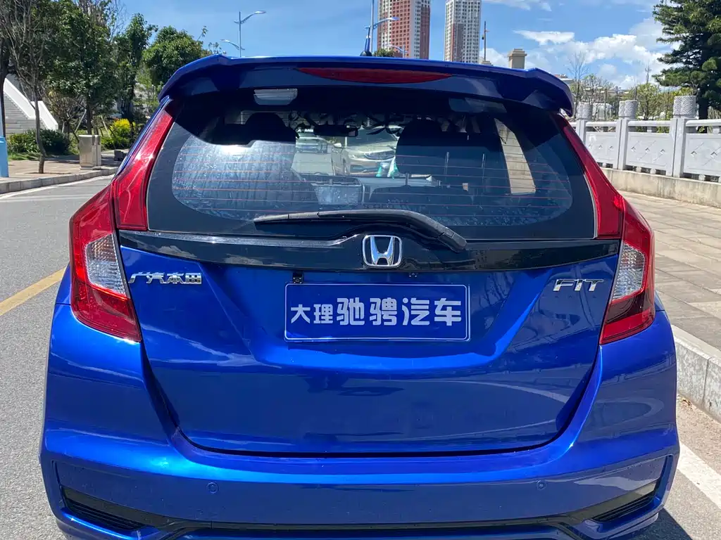 Fit 2018 1.5L CVT Comfort Skylight Edition купить на сайте DeffCars