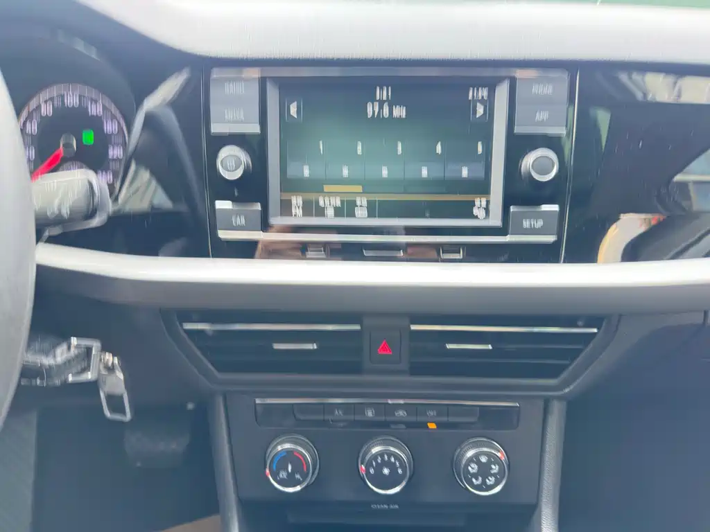 Lavida 2018 Hatchback 200TSI DSG Comfort Edition National V купить на сайте DeffCars