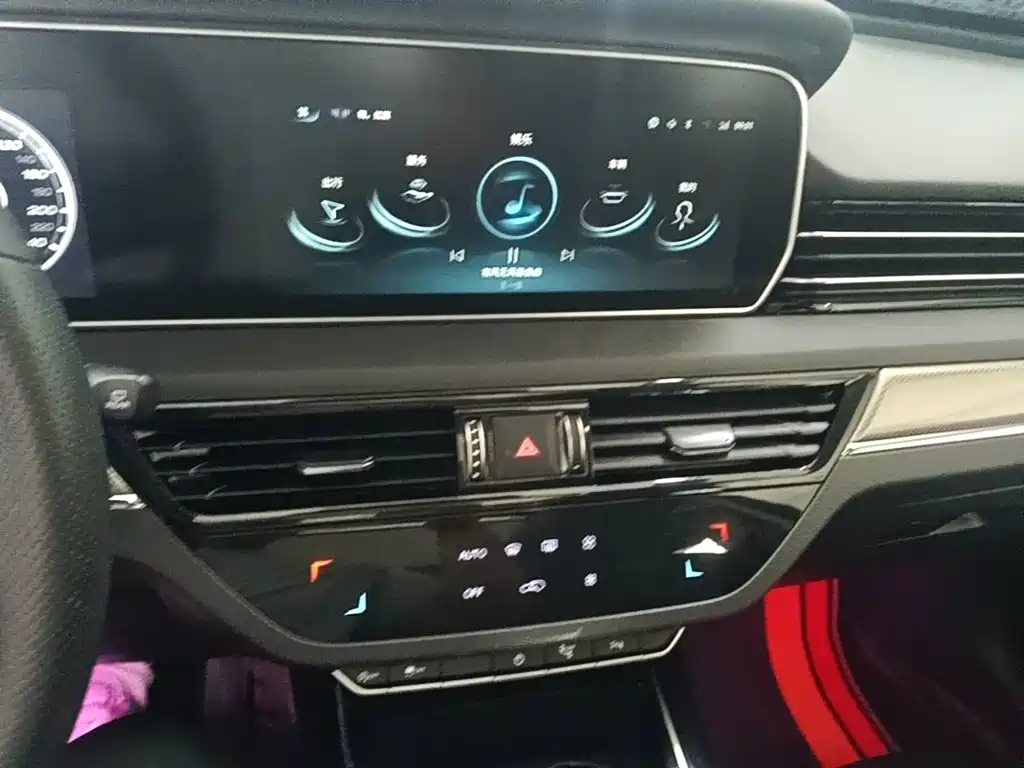 Hongqi HS5 2022 facelift 2.0T Zhilian Flagship Edition купить на сайте DeffCars