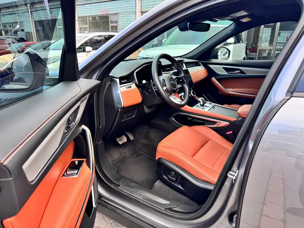 Jaguar F-PACE 2024 P250 R-Dynamic SE купить на сайте DeffCars