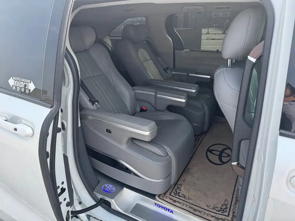 SIENNA 2023 2.5L Hybrid Comfort Edition купить на сайте DeffCars