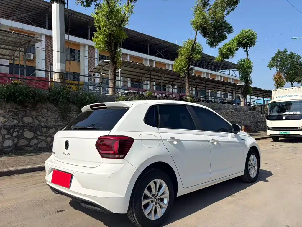Polo 2021 Plus 1.5L Automatic Colorful Technology Edition купить на сайте DeffCars