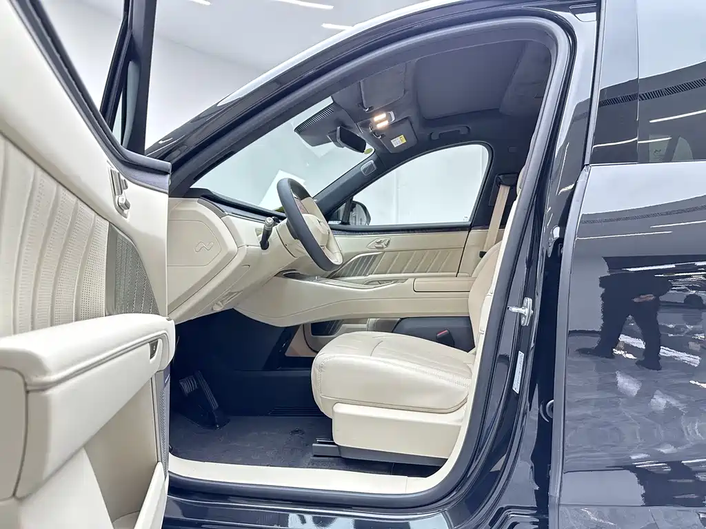 Ledo L90 2025 Max six-seater version купить на сайте DeffCars