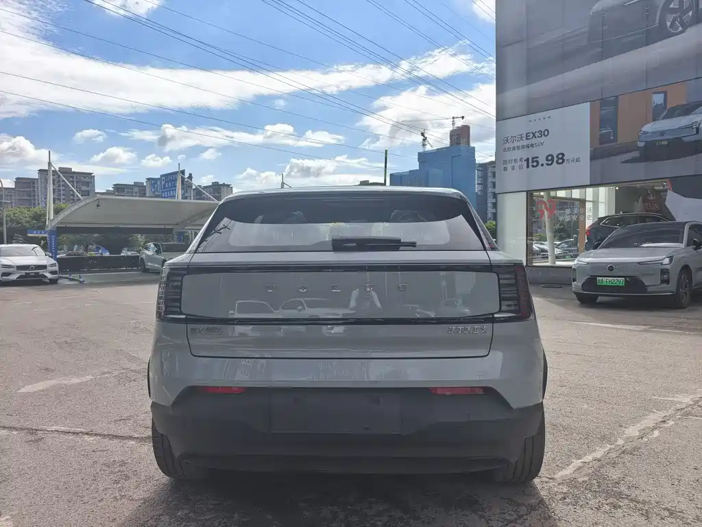 Volvo EX30 2025 rear drive long range version Plus купить на сайте DeffCars