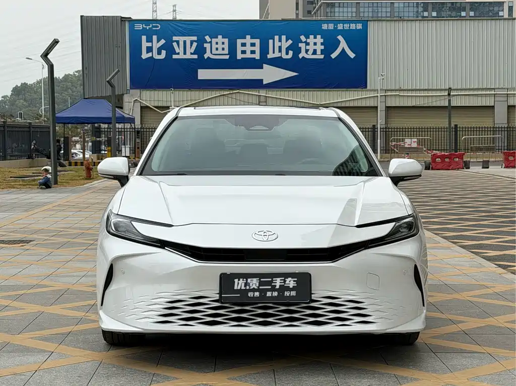 Camry 2024 Shuangqing 2.0HGVP Deluxe Edition купить на сайте DeffCars