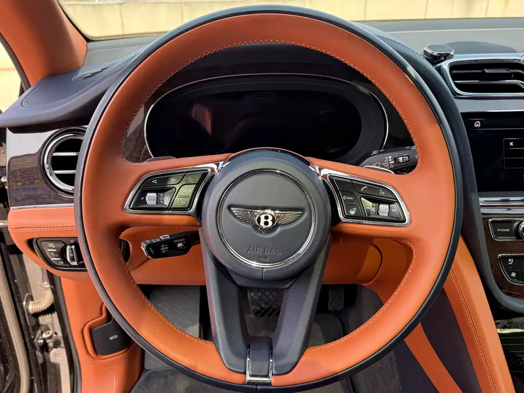 Bentayga 2022 4.0T V8 купить на сайте DeffCars
