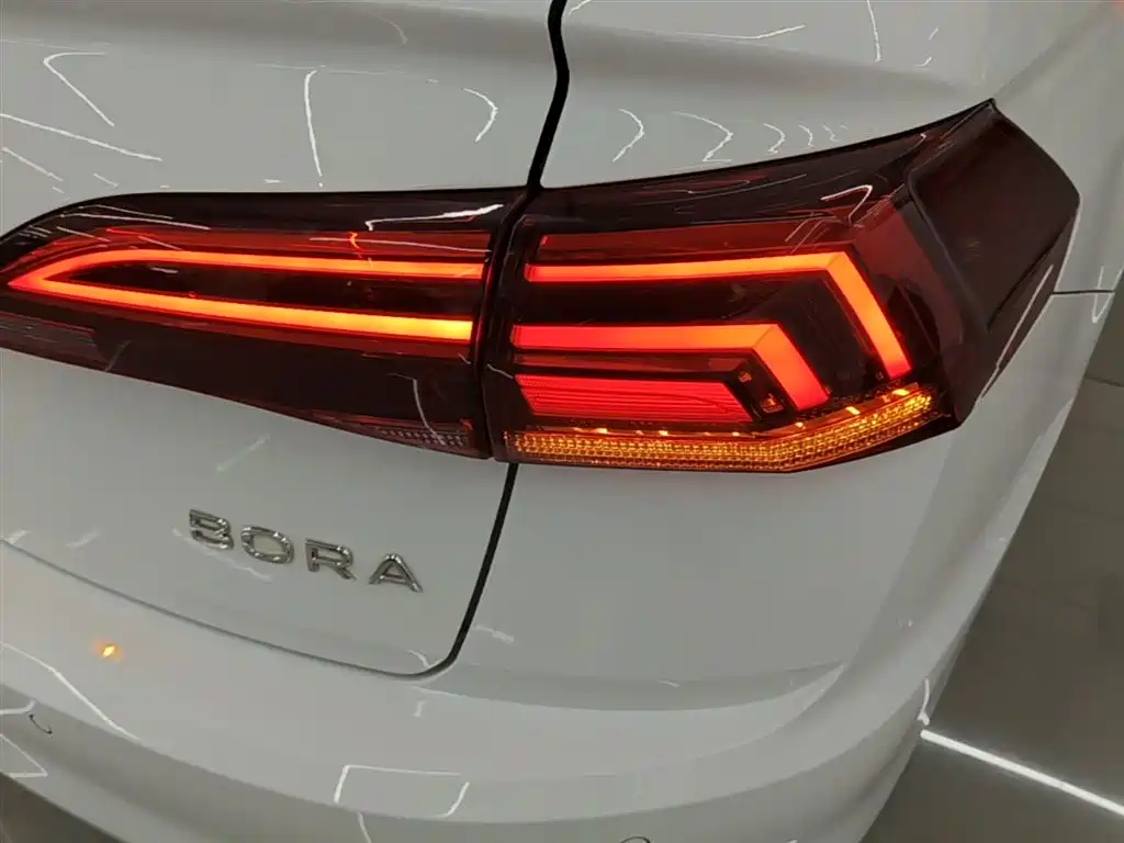 Bora 2021 1.5L automatic comfort intelligent connected version купить на сайте DeffCars