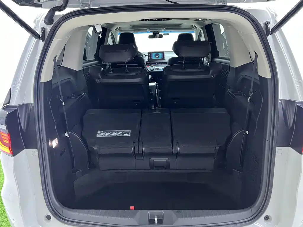 Alison 2022 2.0L e:HEV Deluxe Edition купить на сайте DeffCars