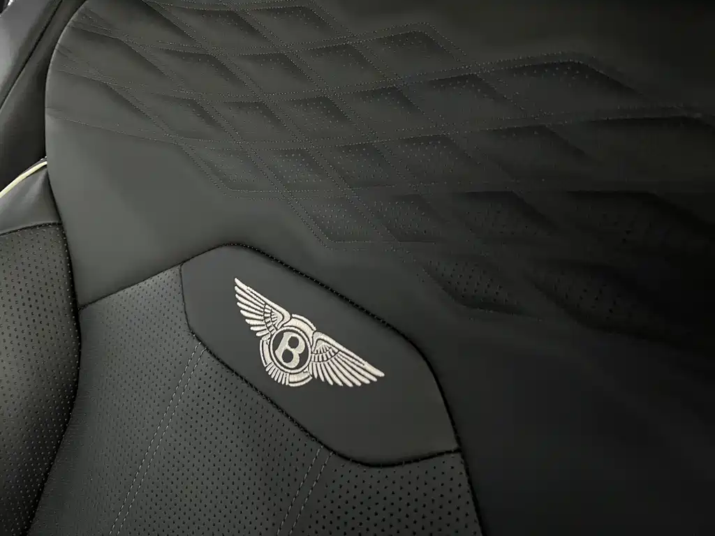 Bentayga 2024 4.0T V8 купить на сайте DeffCars