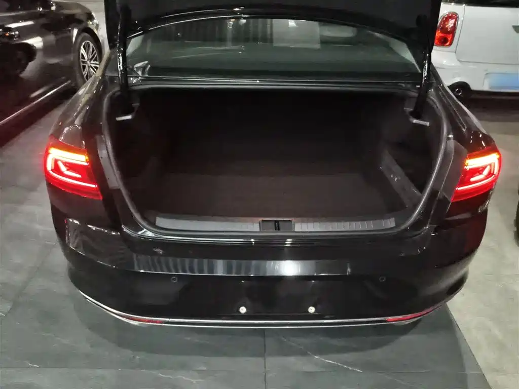 Magotan 2025 model 280TSI DSG comfort model купить на сайте DeffCars
