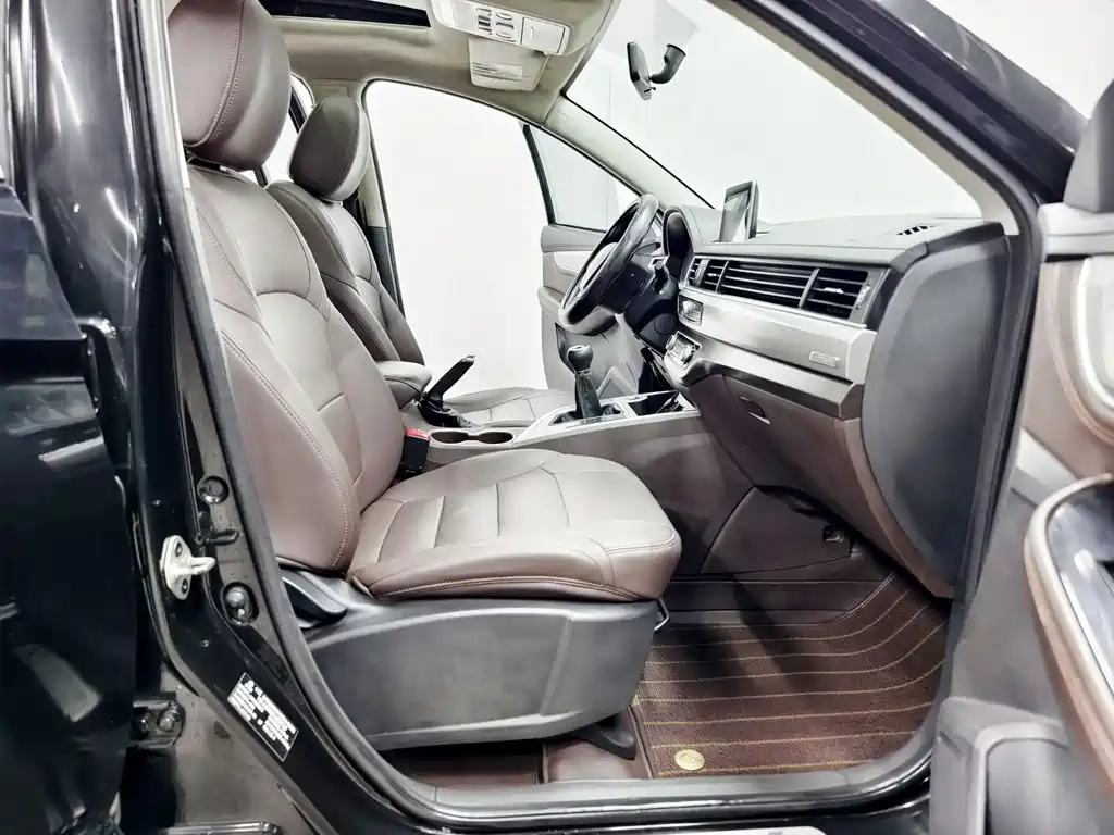 Jingyi X5 2017 1.6L manual luxury model купить на сайте DeffCars