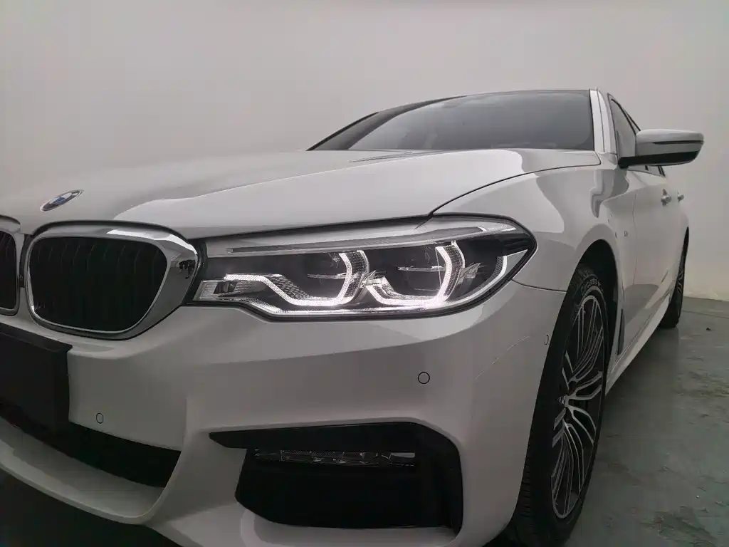 BMW 5 Series 2018 530Li Exclusive M Sports Package купить на сайте DeffCars