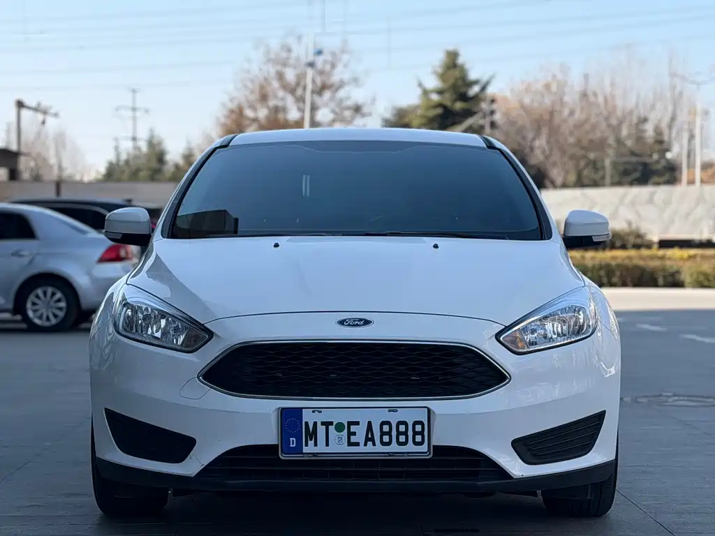 Focus 2018 hatchback classic 1.6L automatic comfort smart mobility version купить на сайте DeffCars