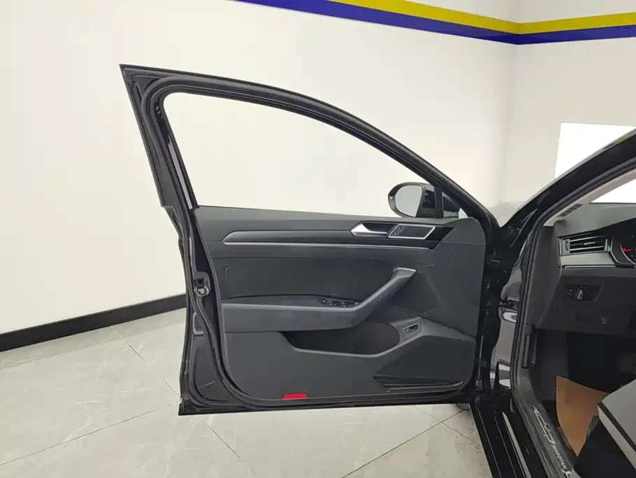 Magotan 2020 330TSI DSG leading model купить на сайте DeffCars