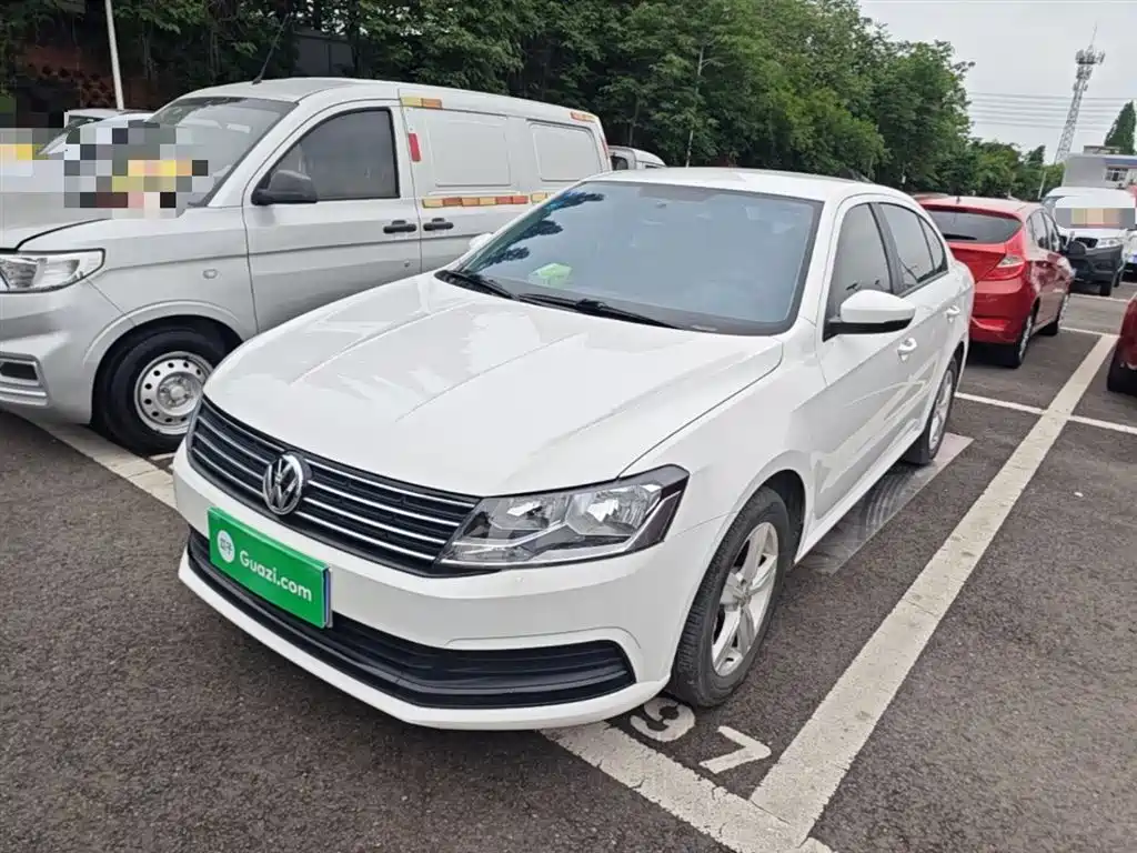 Lavida 2017 1.6L Manual Fashion Edition купить на сайте DeffCars