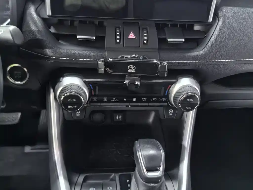 Wilanda 2022 2.0L CVT two-wheel drive luxury version купить на сайте DeffCars