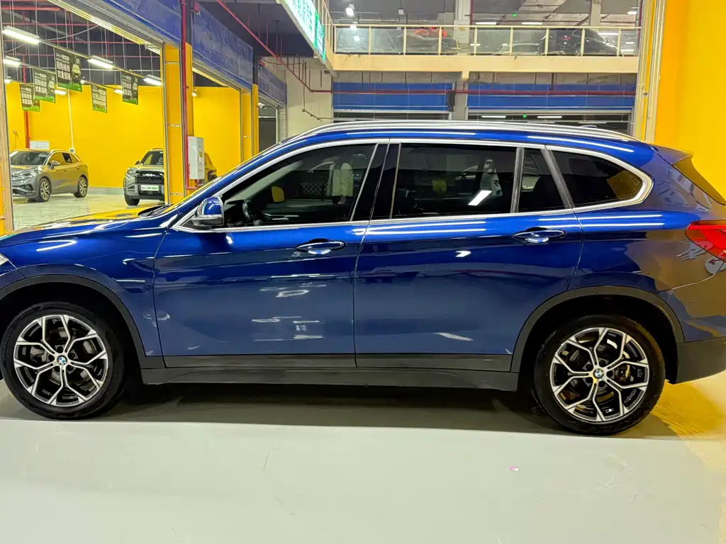BMW X1 2020 sDrive25Li Leading Model купить на сайте DeffCars