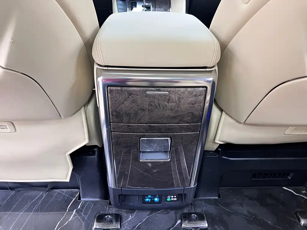 Wilfa 2021 Crown Dual Engine 2.5L HV Premium Edition купить на сайте DeffCars