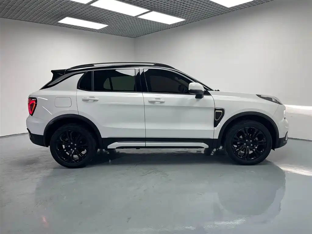 Lynk & Co 01 2019 2.0T two-wheel drive Pro version National V купить на сайте DeffCars