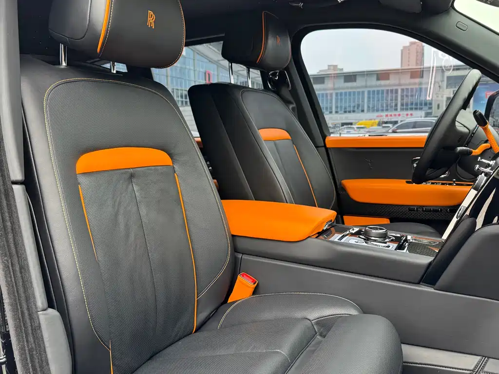 Cullinan 2020 Black Badge купить на сайте DeffCars