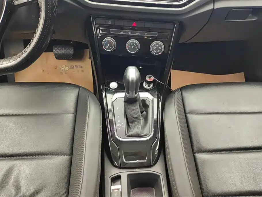 T-ROC 2018 280TSI DSG two-wheel drive comfort model National V купить на сайте DeffCars
