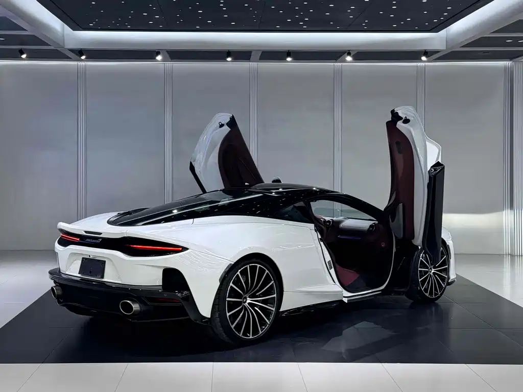 McLaren GT 2023 4.0T standard model купить на сайте DeffCars