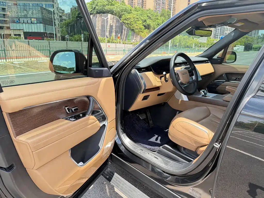 Range Rover 2024 3.0 L6 400PS Extended Edition купить на сайте DeffCars