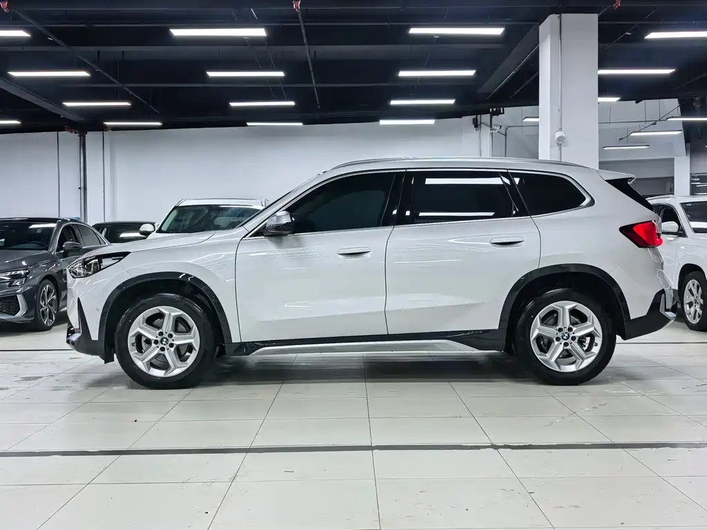 BMW X1 2023 sDrive20Li X Design Package купить на сайте DeffCars